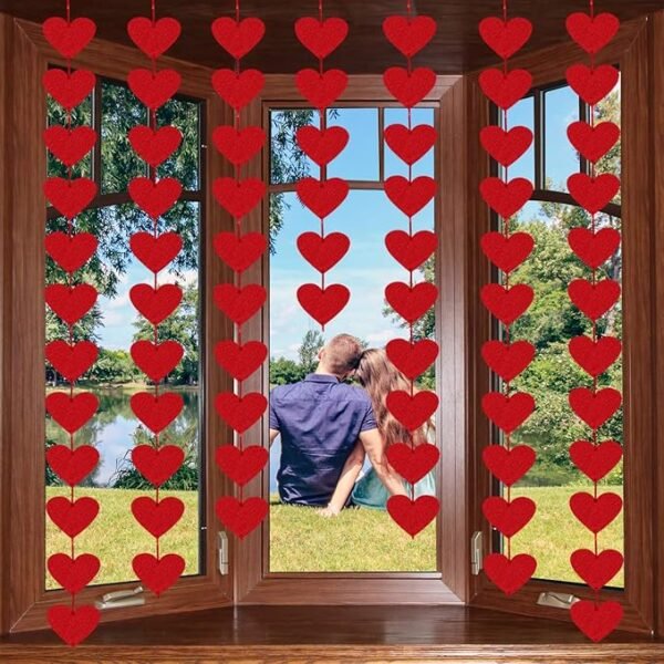 Partyprops store 72 Red Hearts Felt Garland