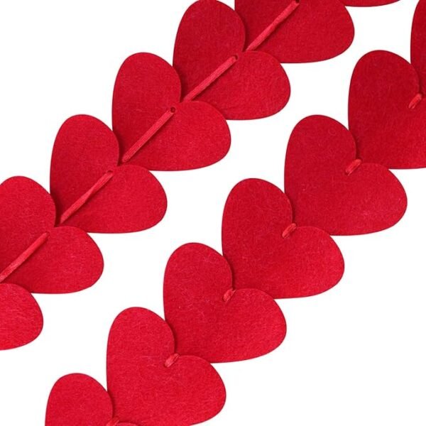 Partyprops store 72 Red Hearts Felt Garland